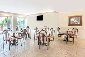 Ramada by Wyndham Luling