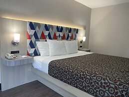 Days Inn & Suites by Wyndham Peachtree Corners/Norcross