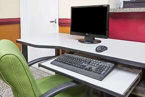 Days Inn & Suites by Wyndham Peachtree Corners/Norcross