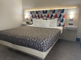 Days Inn & Suites by Wyndham Peachtree Corners/Norcross