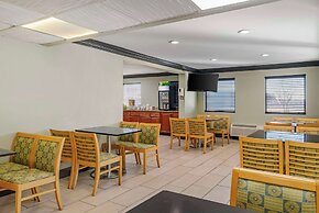Quality Inn & Suites Morrow Atlanta South