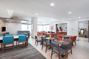 Holiday Inn Express Atlanta West - Theme Park Area by IHG