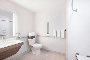 Holiday Inn Express Atlanta West - Theme Park Area by IHG