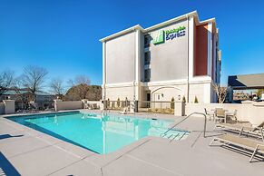 Holiday Inn Express Atlanta West - Theme Park Area by IHG