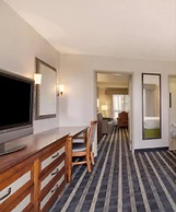Embassy Suites by Hilton San Francisco Airport Waterfront