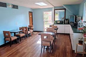 Travelodge by Wyndham Forsyth