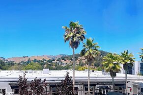 Marin Hilltop Hotel