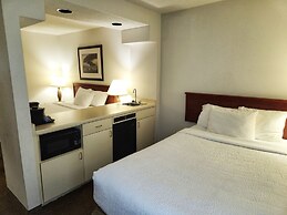 La Quinta Inn & Suites by Wyndham Appleton College Avenue