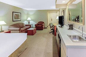 La Quinta Inn & Suites by Wyndham Appleton College Avenue