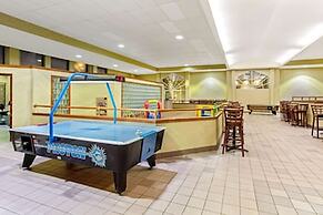 La Quinta Inn & Suites by Wyndham Appleton College Avenue