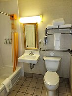 La Quinta Inn & Suites by Wyndham Appleton College Avenue