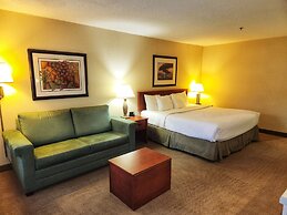 La Quinta Inn & Suites by Wyndham Appleton College Avenue