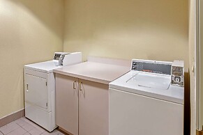 La Quinta Inn & Suites by Wyndham Appleton College Avenue