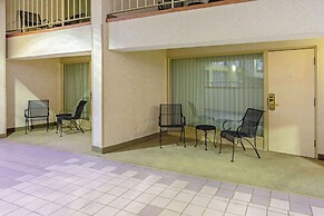 La Quinta Inn & Suites by Wyndham Appleton College Avenue