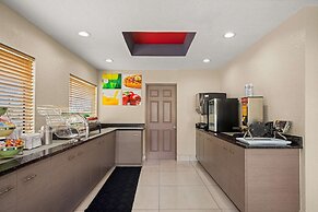 Quality Inn - Near Serenoa Golf Club