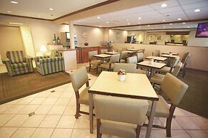 La Quinta Inn by Wyndham Milwaukee Airport / Oak Creek