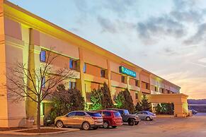 La Quinta Inn by Wyndham Milwaukee Airport / Oak Creek