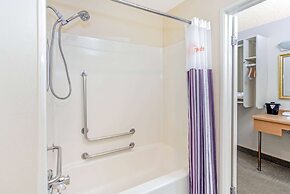 La Quinta Inn by Wyndham Milwaukee Airport / Oak Creek