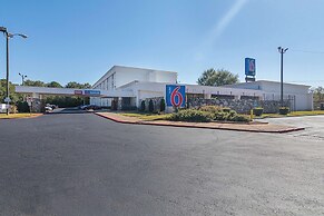 Motel 6 Decatur, GA