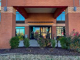 Clarion Pointe Atlanta Airport College Park