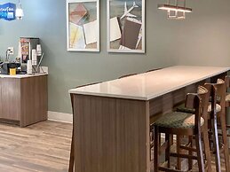 Clarion Pointe Atlanta Airport College Park