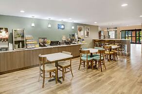 Clarion Pointe Atlanta Airport College Park