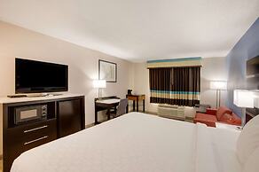 Clarion Pointe Atlanta Airport College Park