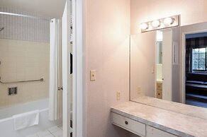 Studio City Court Yard Hotel