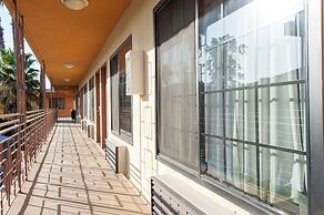 Studio City Court Yard Hotel