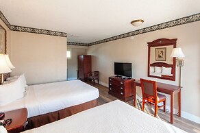 Studio City Court Yard Hotel