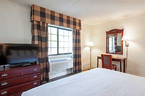 Studio City Court Yard Hotel