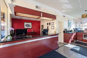 Studio City Court Yard Hotel