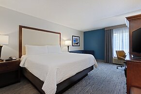 Holiday Inn Express & Suites Cincinnati Riverfront by IHG