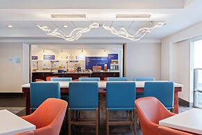 Holiday Inn Express & Suites Cincinnati Riverfront by IHG