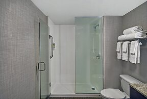 Holiday Inn Express & Suites Cincinnati Riverfront by IHG
