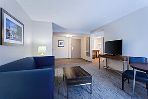 Holiday Inn Express & Suites Cincinnati Riverfront by IHG