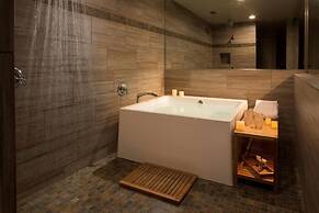 POSTMARC Hotel and Spa Suites