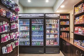 La Quinta Inn & Suites by Wyndham Evansville