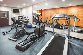 La Quinta Inn & Suites by Wyndham Evansville
