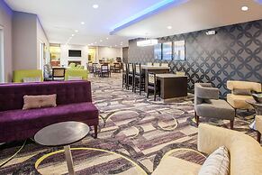 La Quinta Inn & Suites by Wyndham Elkhart