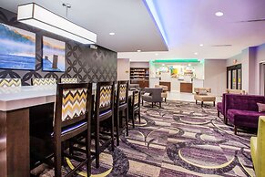 La Quinta Inn & Suites by Wyndham Elkhart