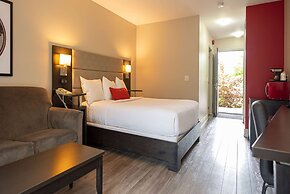 Ramada by Wyndham Ottawa On The Rideau