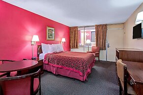 Days Inn by Wyndham York Alabama