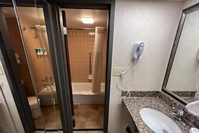 Hotel Lotus Kansas City Merriam