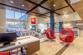 Holiday Inn Express Orange Beach by IHG