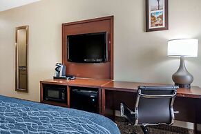 Comfort Inn & Suites Junction City - near Fort Riley