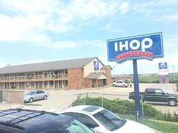 Americas Best Value Inn Garden City