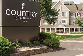 Country Inn & Suites by Radisson, Davenport, IA