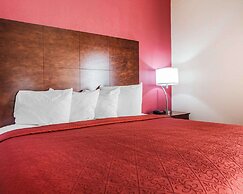 Quality Inn & Suites Altoona - Des Moines