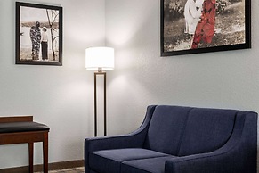 AmericInn by Wyndham Williamsburg